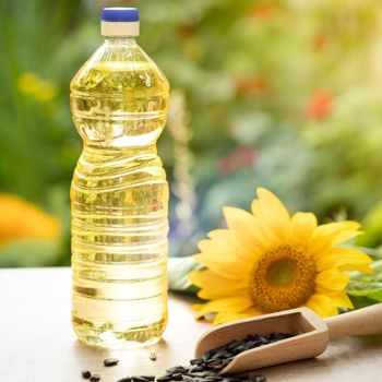 Express Delivery Refined Sunflower Oil / Pure Sunflower Oil / Sunflower Cooking Oil from AGRONOVA Express Delivery Refined Sunflower Oil / Pure Sunflower Oil / Sunflower Cooking Oil - AGRONOVA - United States