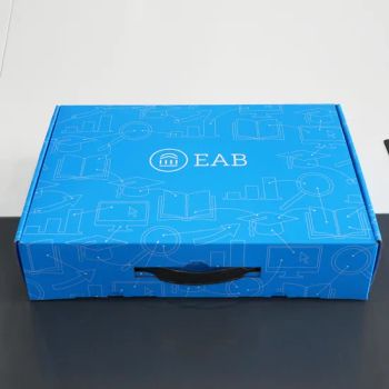Custom Logo Durable Cardboard Carton Shoe Clothing Corrugated Packaging Gift Mailer Boxes Shipping Box for Dress with Handle - Shanghai Forests Packaging Group Co., Ltd. - China