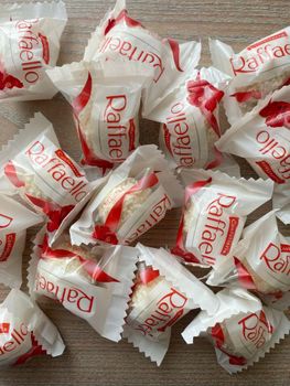 Original Raffaello Coconut Almond Crispy Candy Fresh Premium Quality Wholesale Price Great Value - PLANETE COMMERCE - France