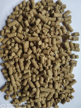 Cattle Feeds, Layer Feeds, Goat Feeds Origin India Packaging Bag Texture Pellet Type Shelf Life 4 Months Max. Moisture (%) 2% - AGROCARTE EXIM ENTERPRISES PVT LTD - India
