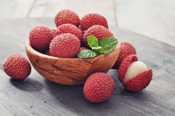 Fresh Lychee Brix 16–20° Defect Rate ≤ 2% Moisture Content 80–85% Storage Temperature 2–5°c Taste Sweet, Aromatic, - BF GLOBAL TRADING (PTY) LTD - South Africa