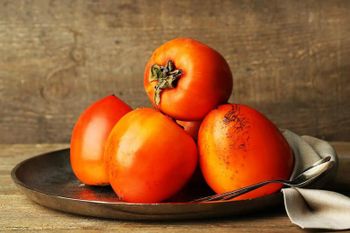 persimmon Type fresh Packaging box Grade fresh, dried Size Range 40/50/60/70/80/90+ Form Fresh, Dried, Freeze Dried, Frozen - Freeze Dried Fruit LTD - Uzbekistan