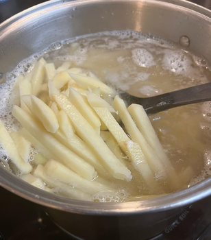 Best Brands French Fries, Straight Cut Fries, Frozen Vegetables 1kg 100% Vegan Delicious Potatoe Chips Ready Export from Sosa Merchant Solutions Best Brands French Fries, Straight Cut Fries, Frozen Vegetables 1kg 100% Vegan Delicious Potatoe Chips Ready Export - Sosa Merchant Solutions - Austria