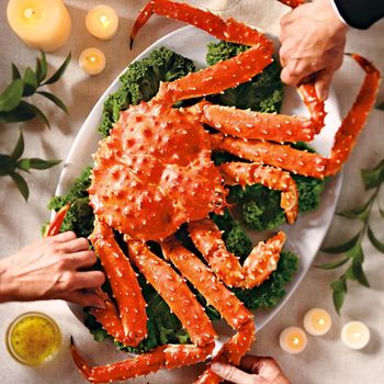 Premium Live King Crab Wild Caught Whole for Restaurants Hotels and Seafood Importers - PILOTEXPORT IMPORT AND EXPORT LTD - South Africa