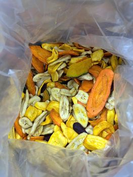 Healthy Crispy Mixed Dried Fruits and Vegetables Snack Sweet Flavor Vacuum Sealed Food Wholesale Vietnam - 99 GOLD DATA - Vietnam