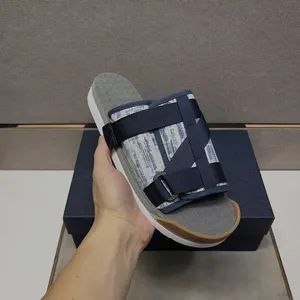 Hot Sale Summer Luxury Sandals Slippers Couple Casual Sandals Women Men Outdoor Designer Slippers Flat Shoes - Guangzhou Hao Second Trading Co., Ltd. - China