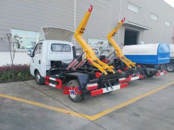 Dongfeng 4*2 Recycling Garbage Trucks Hook Lift Garbage Truck 5 Tons Waste Collection Vehicle Grapple Arm Rubbish Trucks - Hubei Ruiyate Automobile Co., Ltd - China