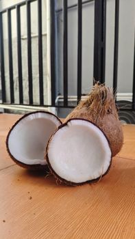 Semi-husked Mature Coconut - Sevocta - Indonesia