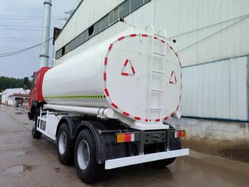 Super Large Capacity 20000 25000 30000L Liters Oil Fuel Tank Diesel Fuel Tank Truck Gasoline Transport Oil Tank Truck with Cheap Price - Shandong Lujun Naxin International Trade Co., Ltd. - China
