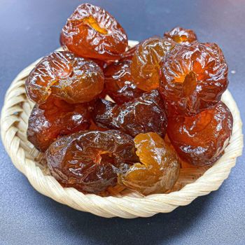 Soft Dried Apples Per OPP Bag HACCP Fresh Fruits Product of Vietnam Soft Dried 100% Organic Fruits From Vietnam Manufacturer - THANH LONG 1 CONFECTIONERY BUSINESS HOUSEHOLD - Vietnam