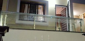 Aluminium Glass Balcony Railing, For Home, 6mm Position Balcony Glass Thickness 6mm Glass Pattern Plain Usage/Application - A.K.Glass And Aluminium Works - India