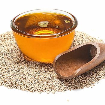 Superior Quality Refined Sesame Oil Wholesale Sesame Oil For Importers Demanding High Standard Edible Oil - THE GREEN INTERNATIONAL LIMITED - Tanzania