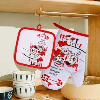 Two-Piece Set of Heat-Insulating Gloves, Microwave Gloves, Oven Gloves and Baking Protective Gloves - Fuzhou Haomin Imp. & Exp. Co., Ltd. - China