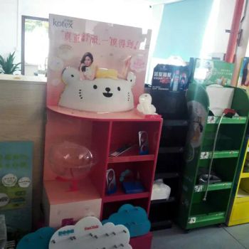 Creative OEM Pink Wooden Display Stand Personal Care Products Display Rack - Shenzhen Leshi Display Products Limited - China