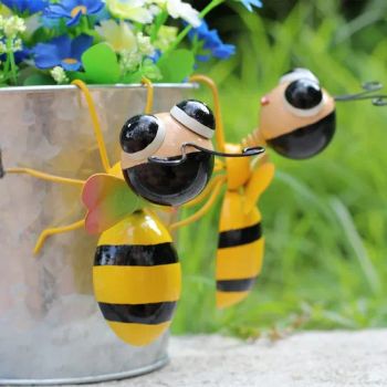 Metal Yard Garden Decor Cute Bee Lawn Ornaments Hanging Wall Sculpture - Fuzhou Liandesheng Trading Co., Ltd - China