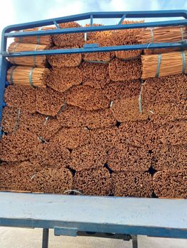 Stick cassia 15-30cm, Moisture 13.5% max, Admixture 0,5% max, Packing in carton box 10kg, roll rate: 85-90% from Vinapro Stick cassia 15-30cm, Moisture 13.5% max, Admixture 0,5% max, Packing in carton box 10kg, roll rate: 85-90% - Vinapro - Vietnam