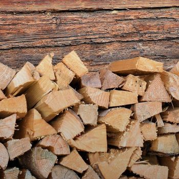 Premium Quality Oak Firewood Natural Hardwood Long Burning Firewood for Fireplaces Heating Stoves and Cooking - agroturaspzoo - Poland