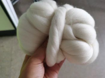 100% Australia Combed Super Fine Wool Tops for Worsted Knitting Yarn - Jiangnan Textiles (Shanghai)Ltd - China