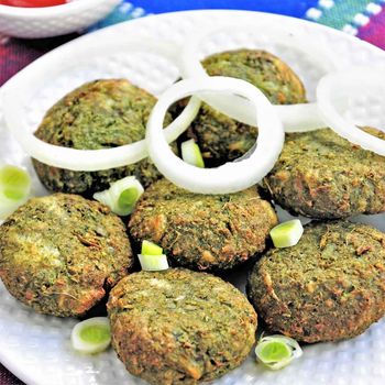 Hara Bhara Kebab Texture Patties Preservatives None Type Ready-to-eat Frozen Storage Temperature -18 C Filling Type Cheese Filling - Sukhna Foods - India