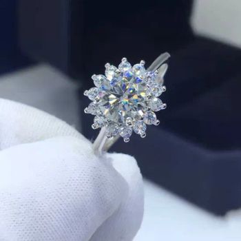 Moissanite Jewelry Solitaire Cluster 925 Sterling Silver White Gold 1CT Vvs Diamond Engagement Moissanite Rings for Women - Wuzhou Qianjian Jewelry Co., Ltd. - China