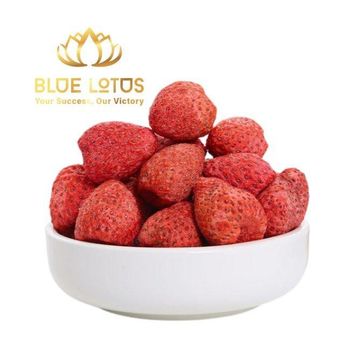 100% Natural Crispy Freeze-Dried Strawberries / Whole Freeze-Dried Strawberry Fruit - Blue Lotus Farm - Vietnam