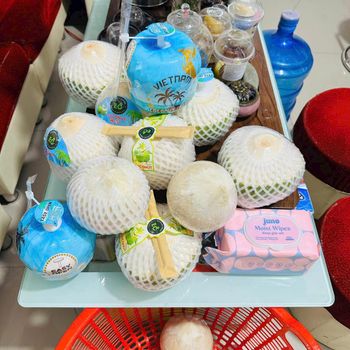 Fresh Coconut Brix Level 7 – 9 Shelf Life 60 – 80 Days Weight Per Fruit 750 – 1250 Grams Form Natural Siam Coconut With Green - Ecochic Global Export  - Vietnam