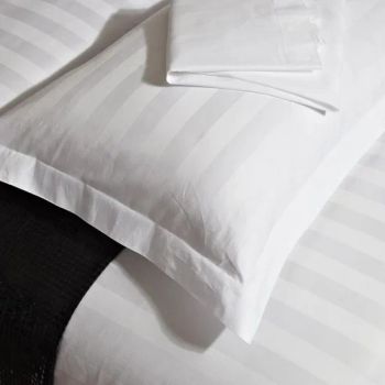 Nantong 4 Piece Microfiber Quilt Cover Set Bed Sheet Pillowcase - Nantong Gaoxin Home Furnishing Co., Ltd. - China