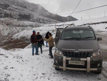Xylo Taxi Service Northeast No of Persons 5 Start Date 11-nov-2017 Pick-up Location guwahati Destination Location - Suryadoy - India