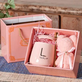 Promotional Women's Wedding/Bridesmaid Gift Set New Year Valentines Souvenirs Towel Mug Cup Birthday Gift Box Set - Market Union Co. Ltd. - China