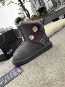 Winter Women Snow Boots Fashion All Match 1Y MOQ100 15D - Shijiazhuang Green Dragon Trading Co., Ltd. - China