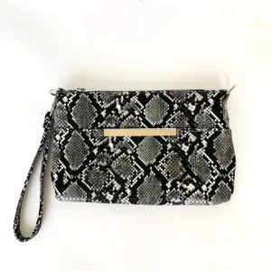 Fancy Snake Embossed PU Vegan Leather Bags Clutch Bags Ladies with Small Chain Strap - Guangzhou Modicci Fashion Co., Limited - China