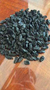 Black Raisins Type Seeded and Seedless Drying Process Sun - Selam foodstuff gida ltd - Turkey