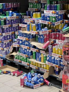 Premium Quality Imported Brand Strong Flavored Taurine Drink Redbull 250ml 24 Cans Energy Drinks - PLANETE COMMERCE - France