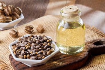 Manufacturer Supply Pure Cold Pressed Ricinus Communis Castor Oil Bulk OEM/ODM Carrier Oil GMP Certified - CPW TRADE LTD - United Kingdom
