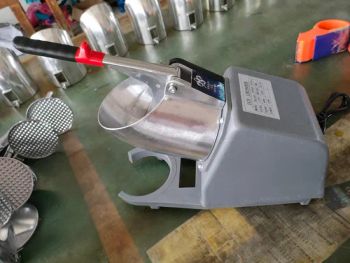 Double Blades Stainless Steel Electric Ice Crushers Machine Ice Snow Cone Maker Ice Shaver Machine for Home Commercial Use - Zhejiang Harui Industry and Trade Co., LTD - China