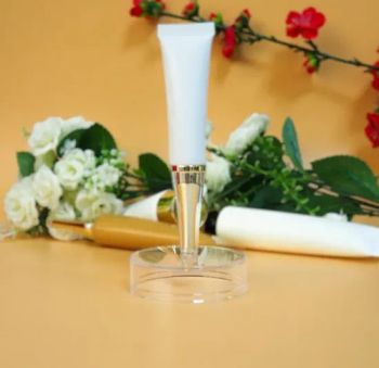 Beauty Cosmetics Eye Care Anti Puffiness Dark Circles Under Eye Anti Wrinkle Eye Cream - Guangzhou Yangshuo Biotechnology Co., Ltd - China