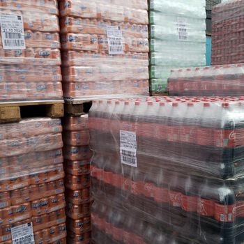 Buy Coca Cola at wholesale prices premium soda choice for large-scale supply - LIVE COMMERCE - France