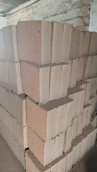 Cocopeat Max. Moisture (%) Below 15% Type Low/high EC blocks, Disc, Grow bags, Loose cocopeat Packaging Blocks: 5kg / 650g bricks (palletized or - Lumont International - India