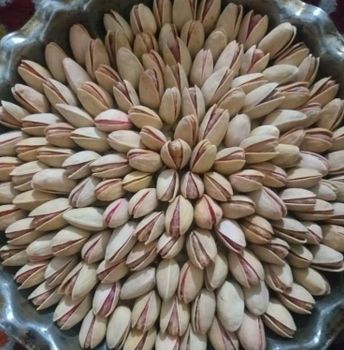 Wholesale Organic Natural Raw Dried Pistachios Nuts Snacks Origin High Quality 2 Year Shelf Life Packed Bags - PLANETE COMMERCE - France