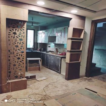 Brown Wooden Furniture Partition, Natural Colour Brown Material Wood Height 9 Feet Pattern Designer Assembly Required - R.R. Enterprises - India
