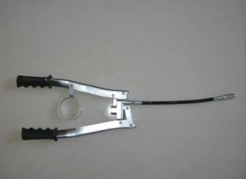 Double Grease Gun Grease Gun Size 500g HS Code 84242000 Type Grease Guns Production Capacity: 100000PCS/Year Payment Terms: L/C, T/T, Western - Yangzhou Yuanrun Industry Co., Ltd. - China