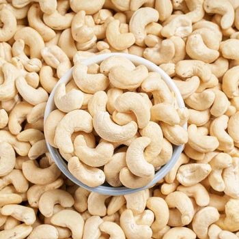 Original Flavor Cashews, High-quality Dried Fruits, Wholesale. Sourced From The Orig, Plump Size, Rich Nutrition. - EcoRoma GmbH - Germany