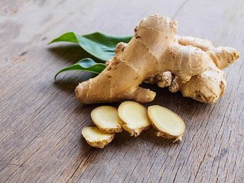 Ginger Packaging Bag Weight (kg) 50 Texture Herbaceous Perennial Primary Active Compound Gingerol Flavor Medicinal, Anti-inflammatory - PM INTERNATIONAL - India