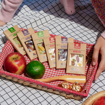 Flower, Fruits and Nut Chocolate - OEM ODM Chocolate from LEGENDARY VIETNAM COMPANY LIMITED Flower, Fruits and Nut Chocolate - OEM ODM Chocolate - LEGENDARY VIETNAM COMPANY LIMITED - Vietnam
