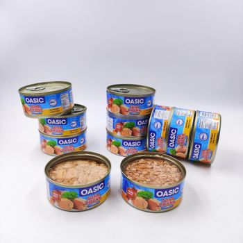 Canned Fish Like Skipjack Tuna, Sardines Form Chunks, Flakes, Or Shredded Foreign Matter Free From Foreign Matter Regional Regulation Standards Act, South - GOLDEN STAR BV - South Africa