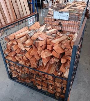 Dried Hardwood Logs For Renewable Fuel Supply Oak Firewood With Kiln Dried Preparation And Export Packing - malter group - Tanzania
