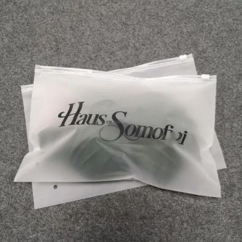 Factory Direct Cheap Slider Sealing PE CPE Poly Garment Plastic Packaging Bag for Mask Hats Underwear Socks Bras Vests Cosmetics Lipsticks Skincare Products - Qingdao Tongda Home Products Co.,Ltd - China