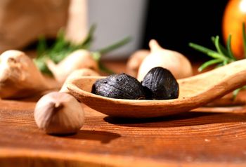 Black Garlic Color Black Purity Pesticide-free Flavor Profile Sweet, Tangy Form Whole Bulbs Or Single Peeled Cloves Origin Shivalik Range, Himachal Pradesh, - Shoogloo Agrotech - India