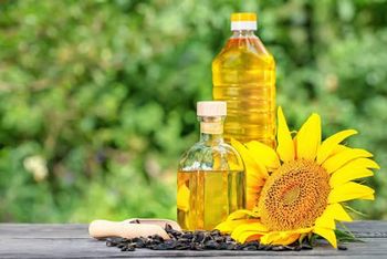 Wholesale Sunflower oil Refined Edible Sunflower Cooking Oil Refined Sunflower Oil from AGRONOVA Wholesale Sunflower oil Refined Edible Sunflower Cooking Oil Refined Sunflower Oil - AGRONOVA - United States
