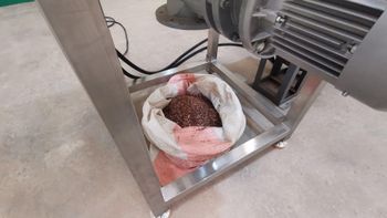 Cocoa husks Toxicity Non-toxic Max. Moisture (%) . 5 Biodegradability Biodegradable Resource Type Natural Byproduct Natural Properties Rich In Fiber - Aadrea Essential Oils - Uganda